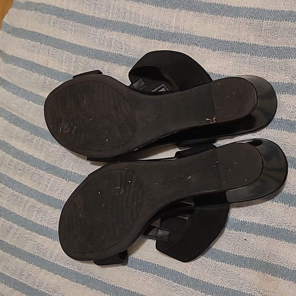 Pesaro Black Sandals - Picture 3 of 3